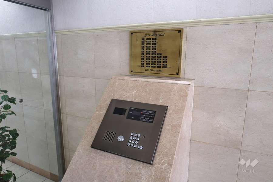 オートロックの操作盤、案内板