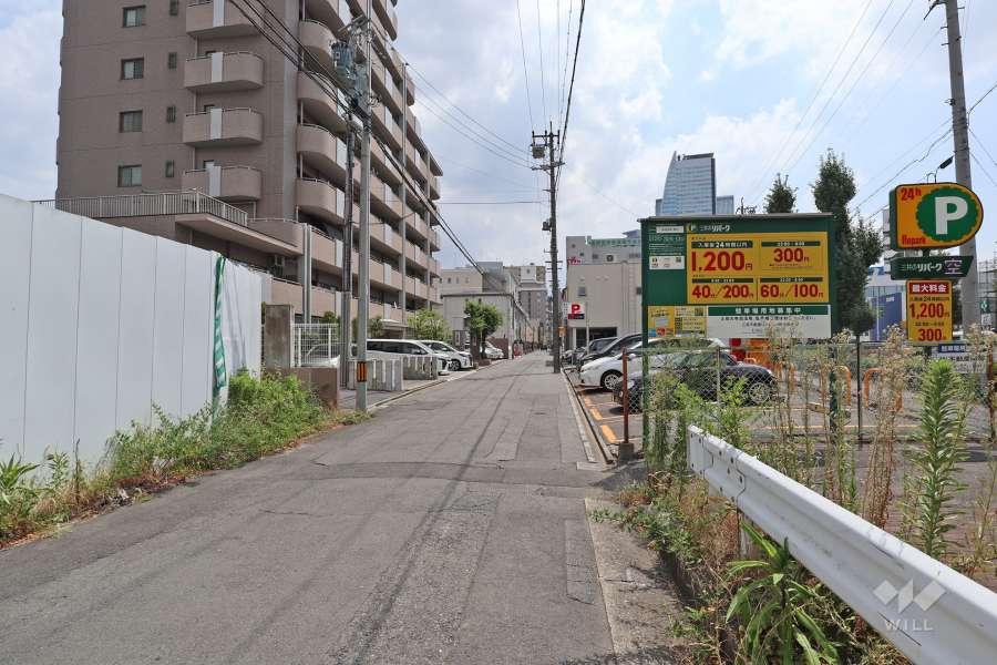 敷地南西側の前面道路