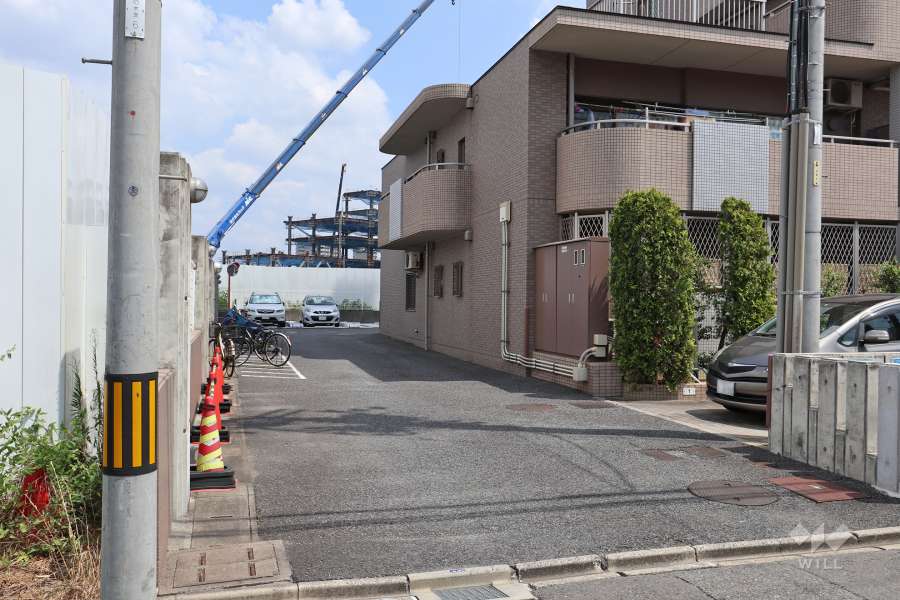 駐車場出入り口