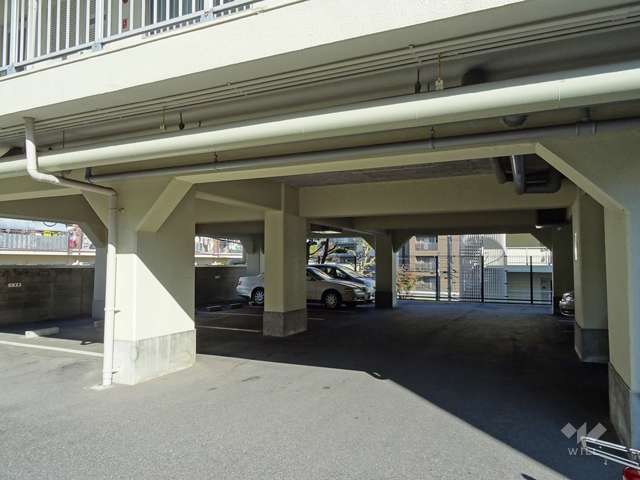 敷地内駐車場（屋内平面式）