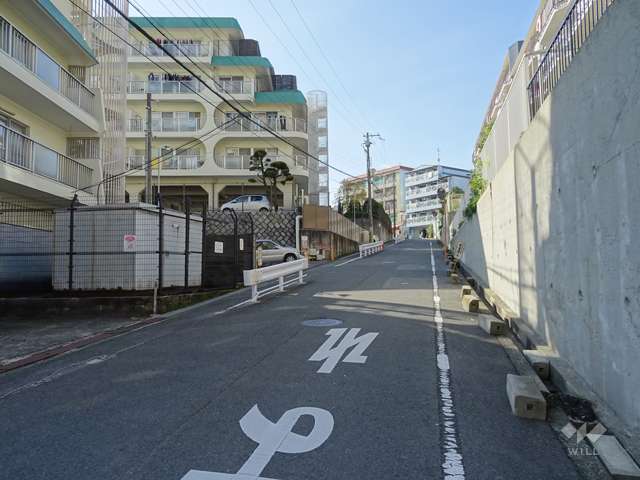 マンション敷地内の開発道路（東側から）