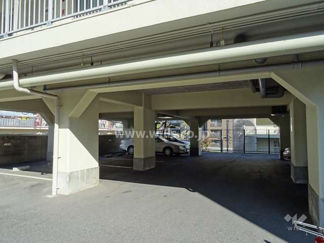 敷地内駐車場（屋内平面式）