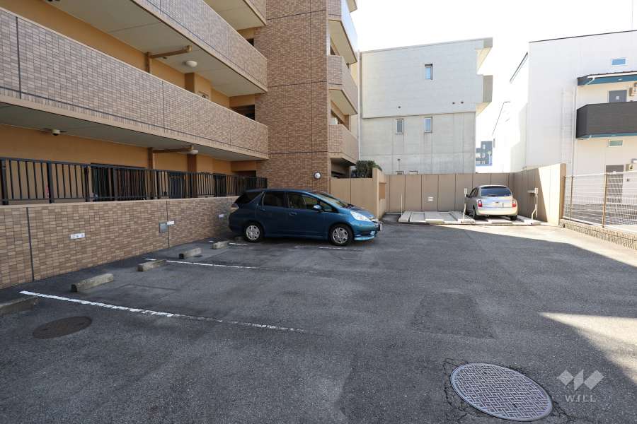 敷地内駐車場（屋外平面式、屋外機械式）