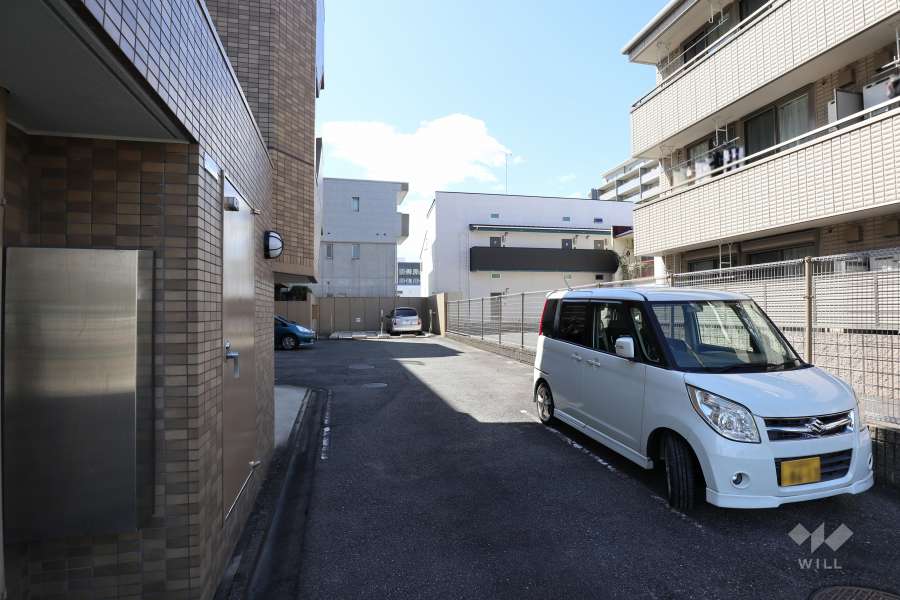 駐車場出入り口・敷地内駐車場（屋外平面式、屋外機械式）