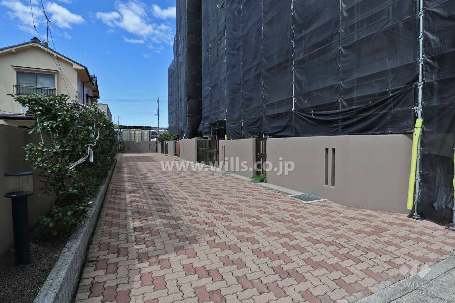 駐車場へのアプローチ