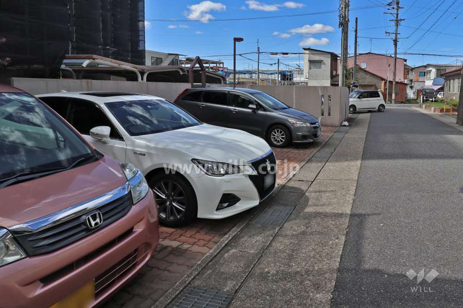 敷地内駐車場(屋外平面式)