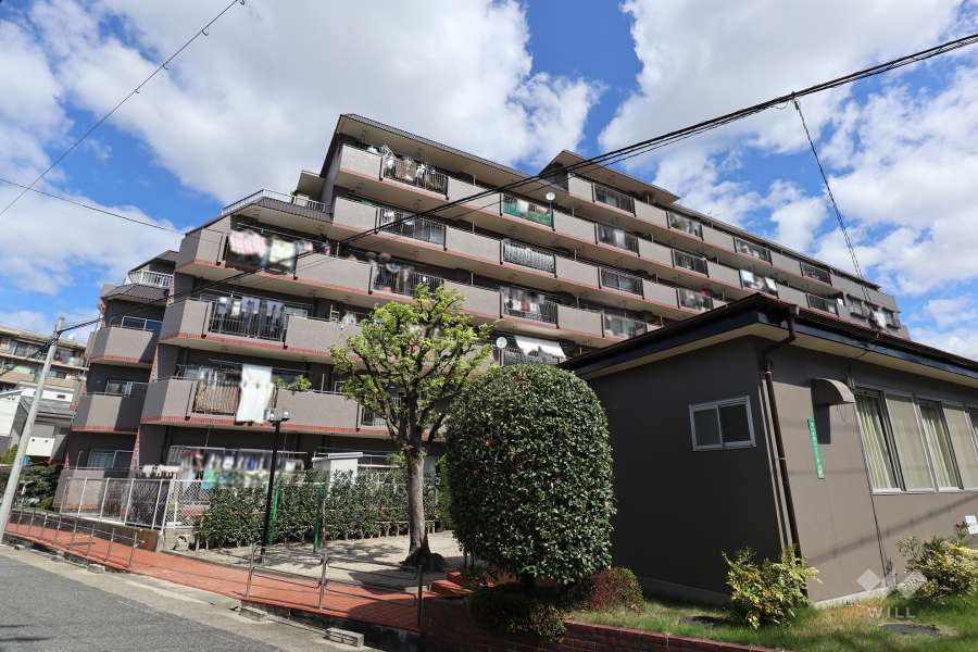 宝庄内公園ハイツ外観（南西側から）