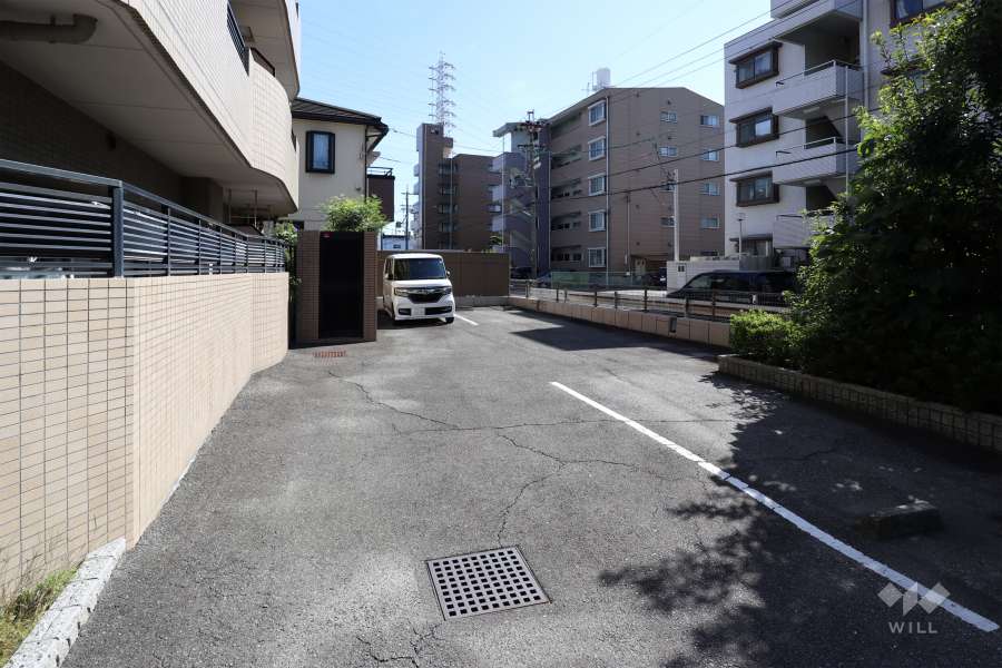 敷地内駐車場（屋外平面式）