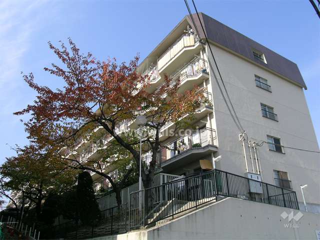 千里関大前コーポラスＢ棟の外観（南東側から）