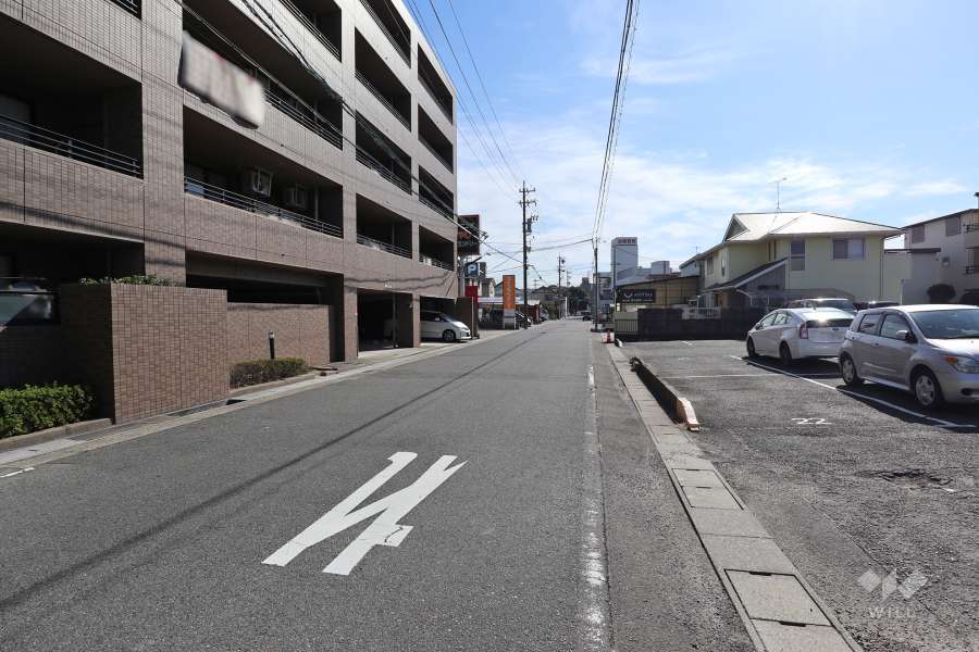 敷地南側の前面道路