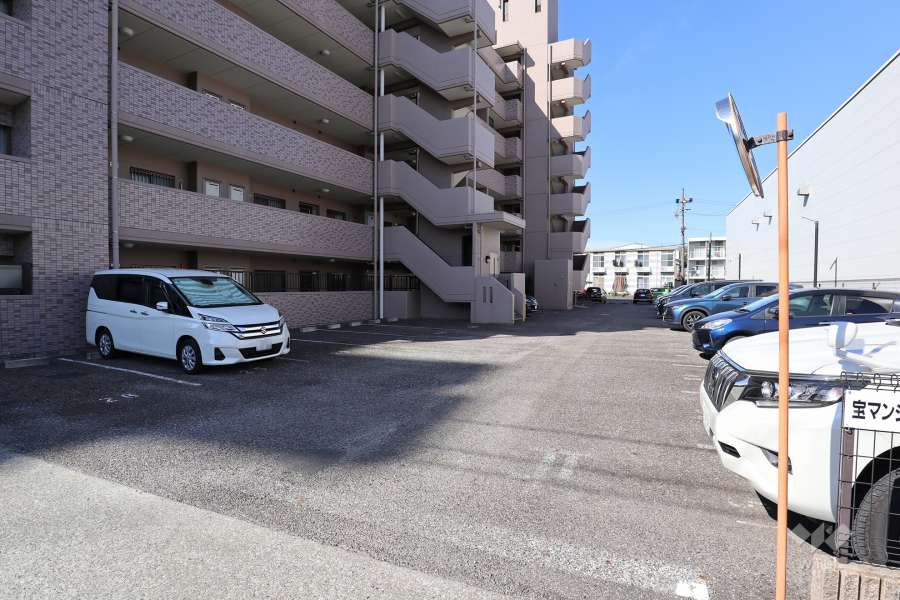 敷地内駐車場（屋外平面式）