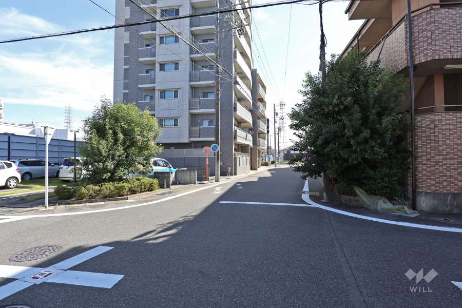 敷地南西側の前面道路