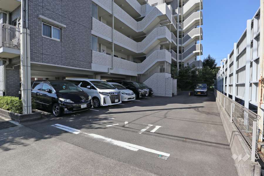 敷地内駐車場（屋外平面式）