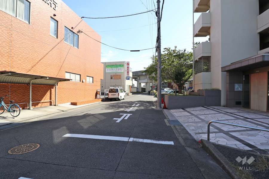 敷地北側の前面道路