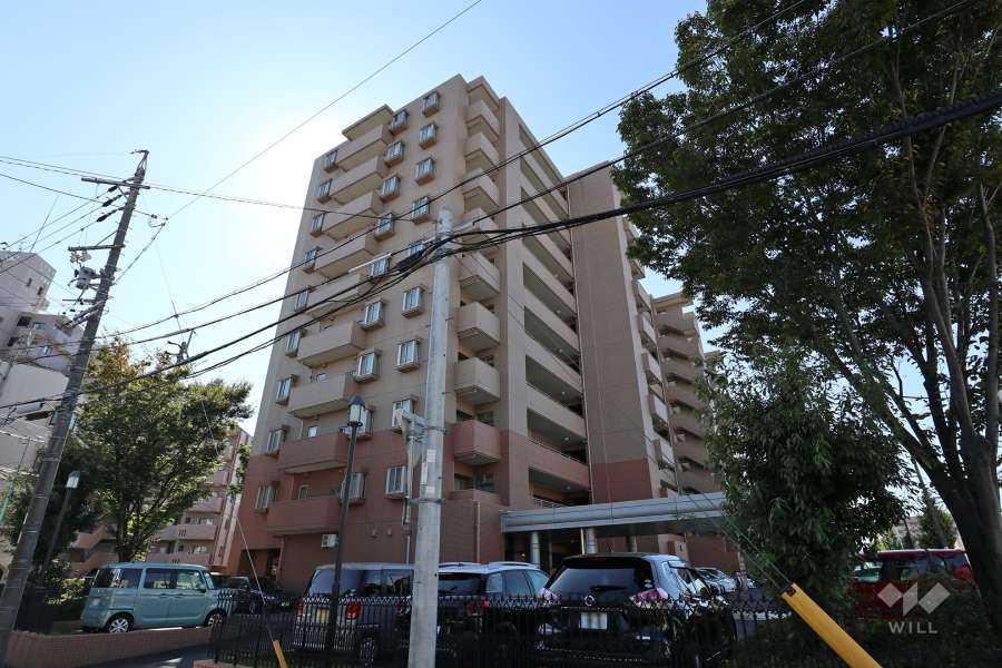 プレシアスコート上小田井の外観（北西側から）