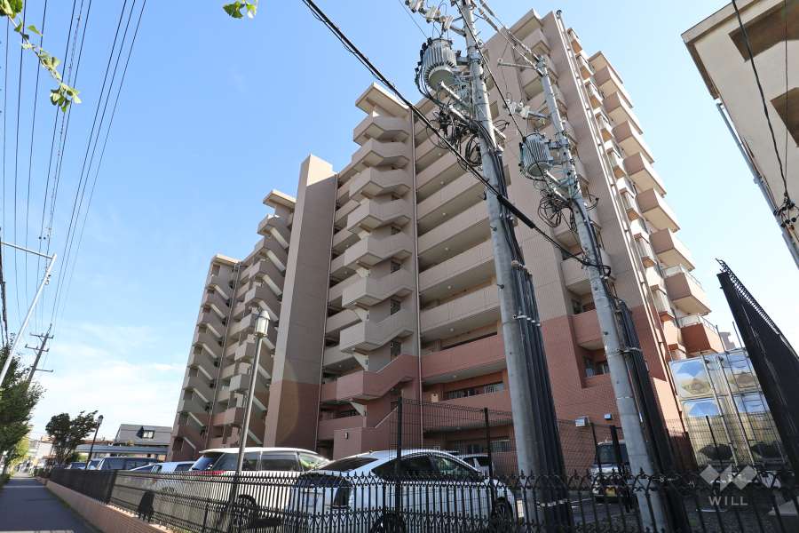 プレシアスコート上小田井の外観（南西側から）