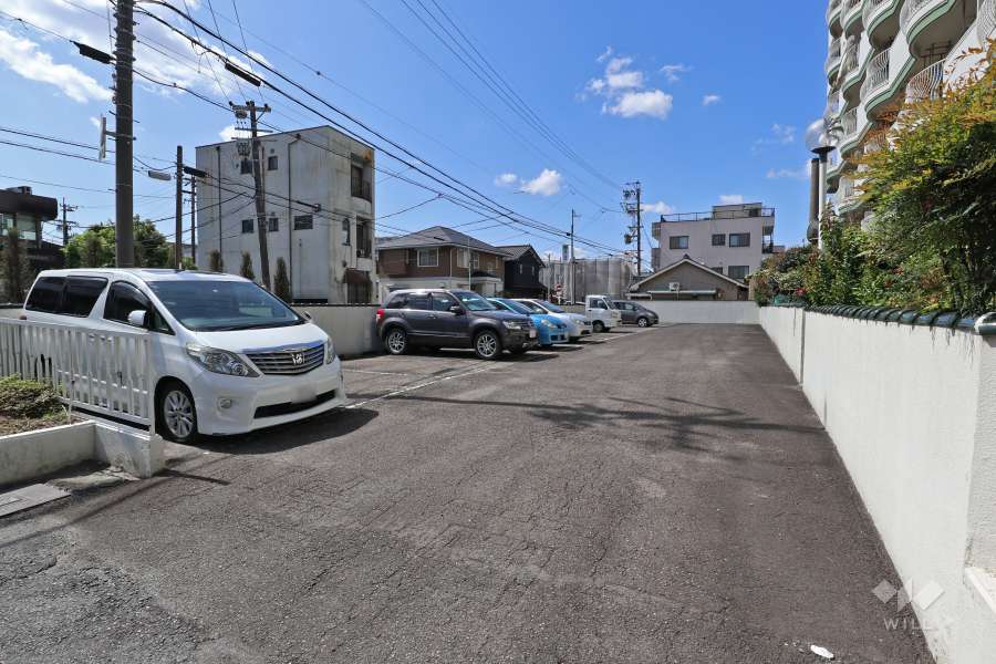 敷地内駐車場（屋外平面式）