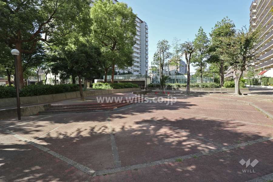 敷地内中央広場