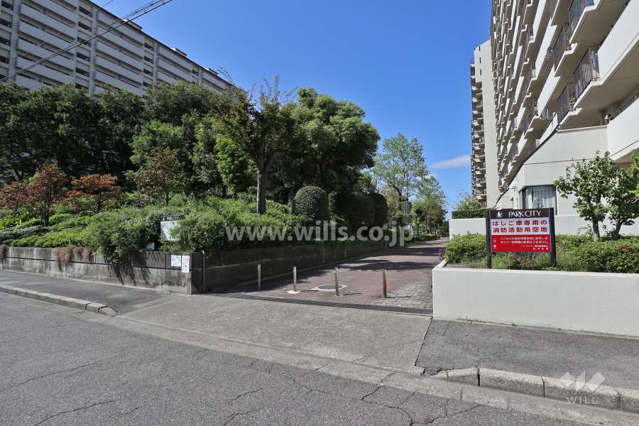 敷地入り口（東側）