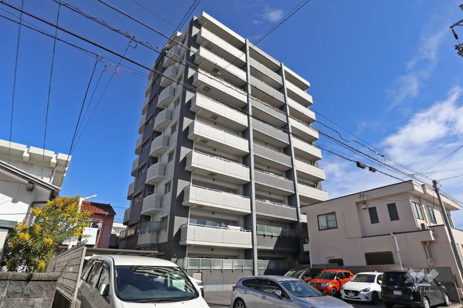 ファミリアーレ庄内通2の外観（南西側から）