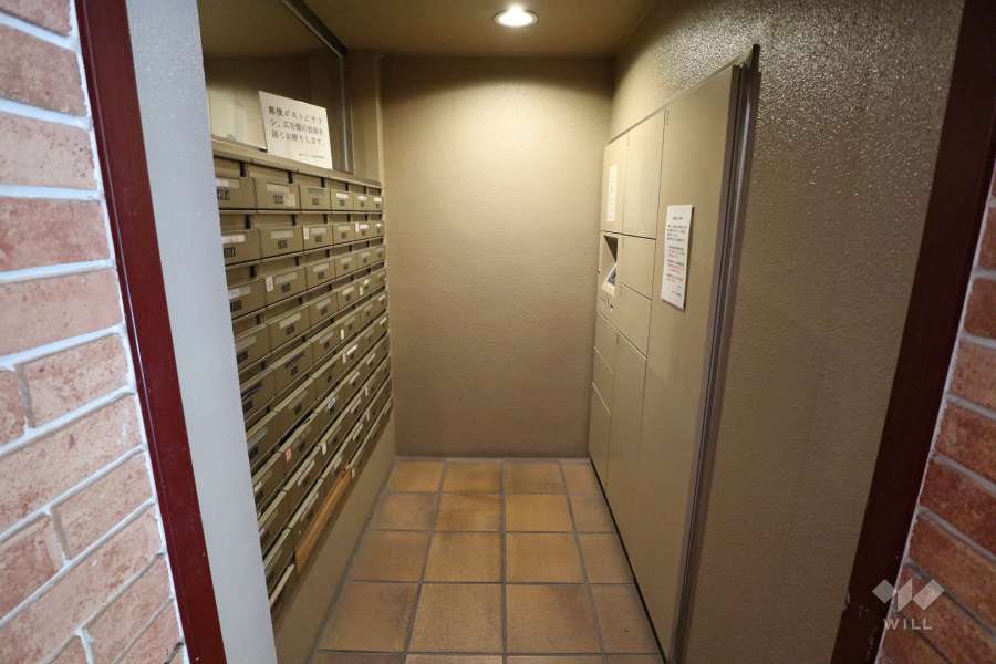 宅配ボックスと共用ポスト