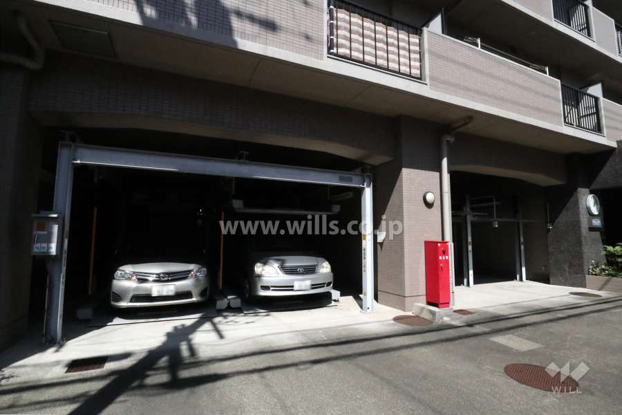 敷地内駐車場（屋内機械式）