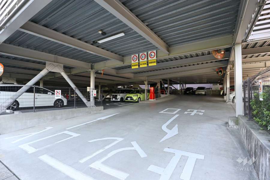 駐車場出入り口・敷地内駐車場（自走式立体）