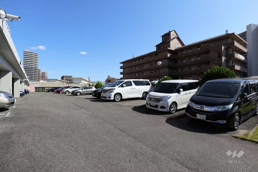 敷地内駐車場（屋外平面式、屋内平面式）