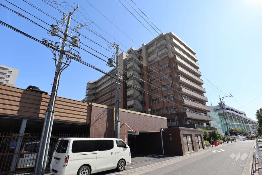 ロイヤルアークソレイス上小田井の外観（北西側から）