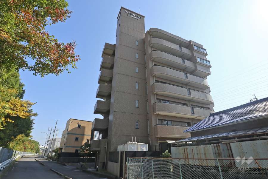 ライオンズマンション比良第2の外観(北西側)