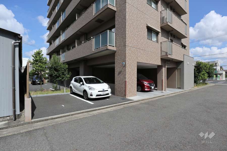 敷地内駐車場（屋外平面式、屋内平面式）