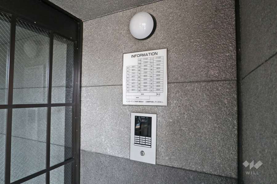 オートロックの操作盤、案内板