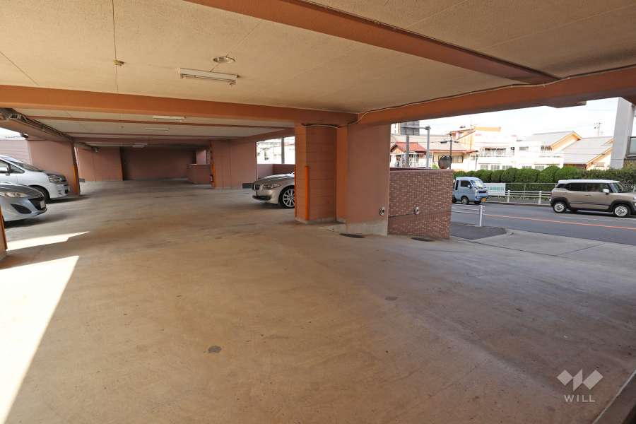 敷地内駐車場（屋内平面式）