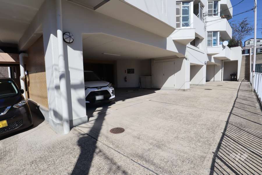 敷地内駐車場（屋内平面式）