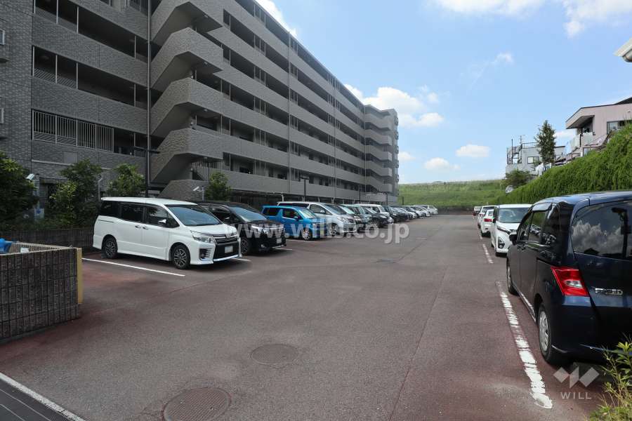 敷地内駐車場（屋外平面式）