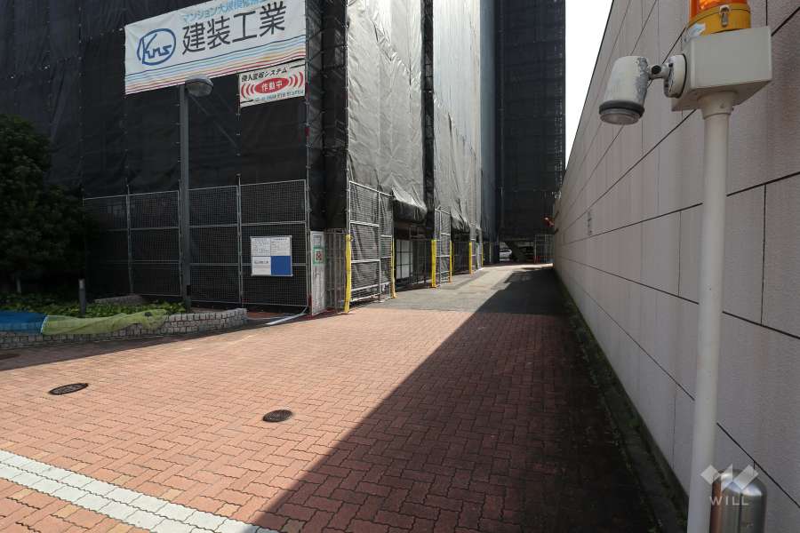 駐車場出入り口