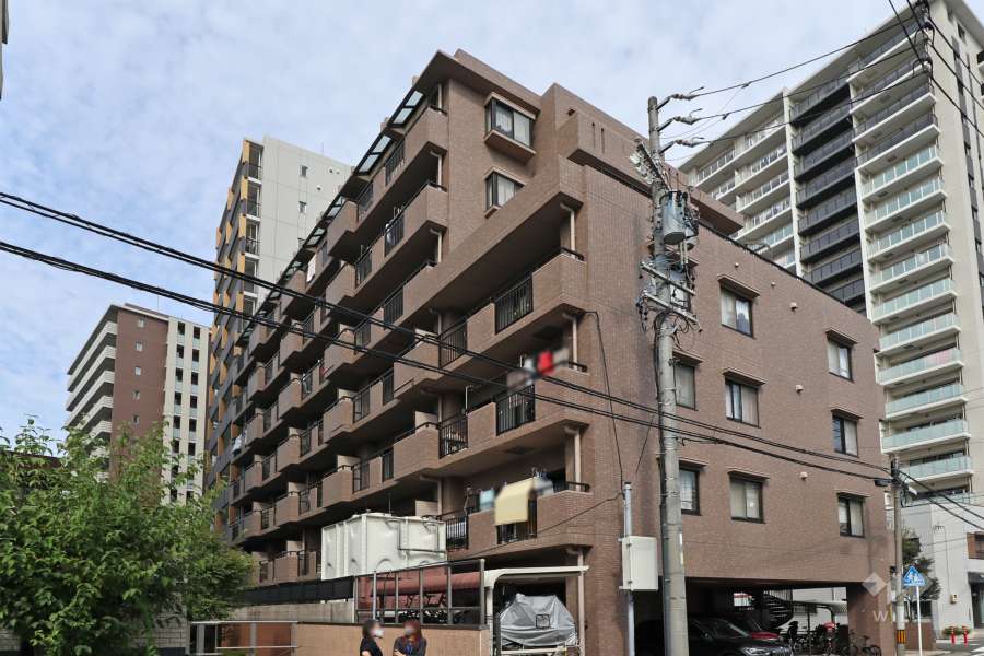 ソフィア幅下の外観（南東側から）