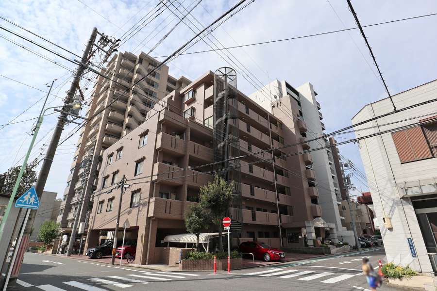 ソフィア幅下の外観（北東側から）