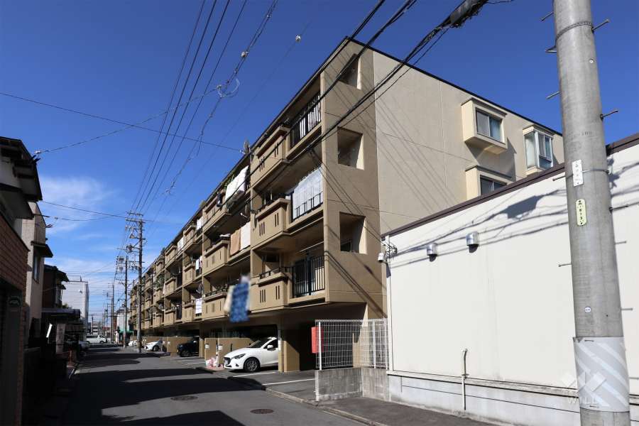 マンション又穂アイリスの外観（南東側から）