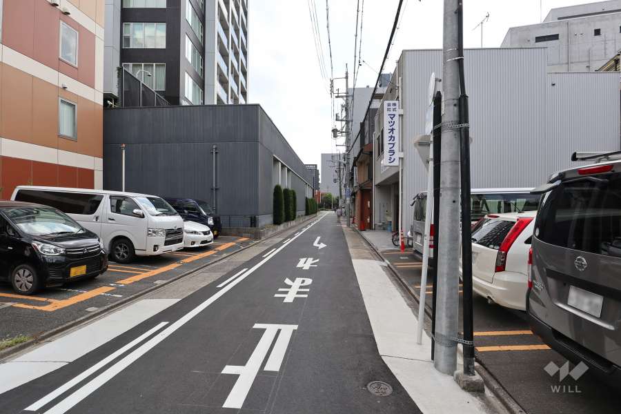敷地南側の前面道路