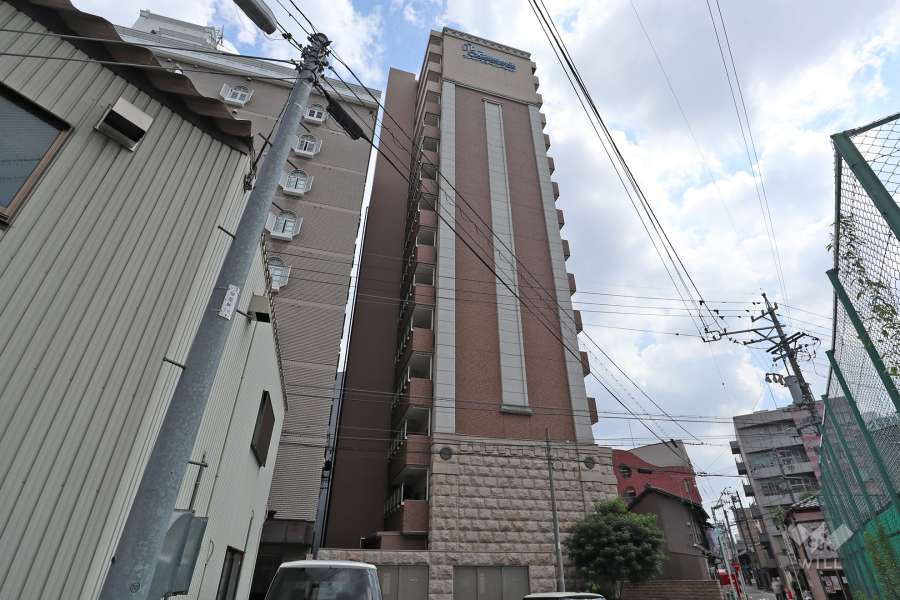 プレサンス名古屋STATIONビジュの外観（南西側から）