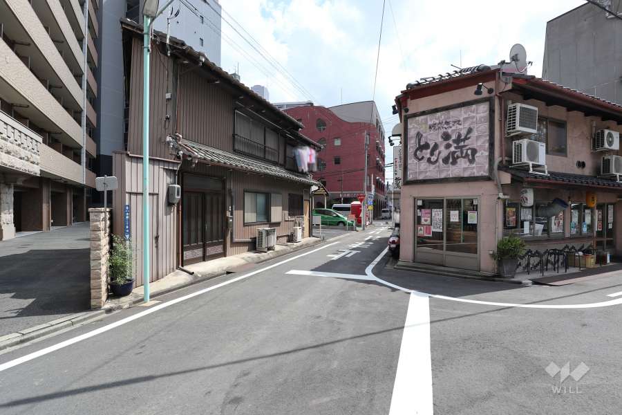 敷地南側の前面道路