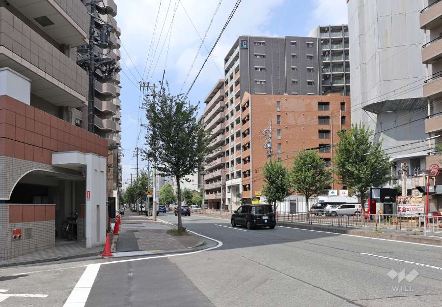 敷地北側の前面道路