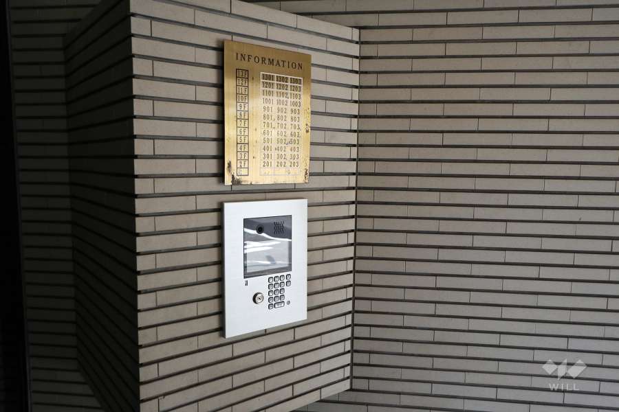 オートロックの操作盤、案内板