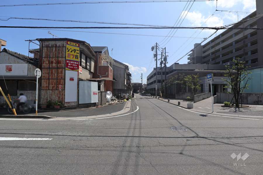 敷地北側の前面道路