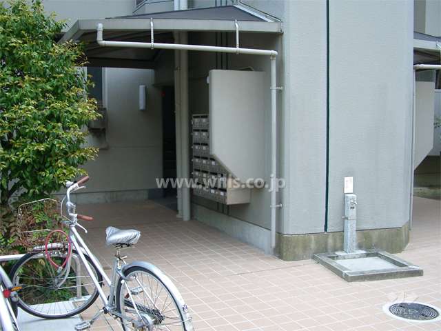 1号棟の住戸入口（共用ポスト）