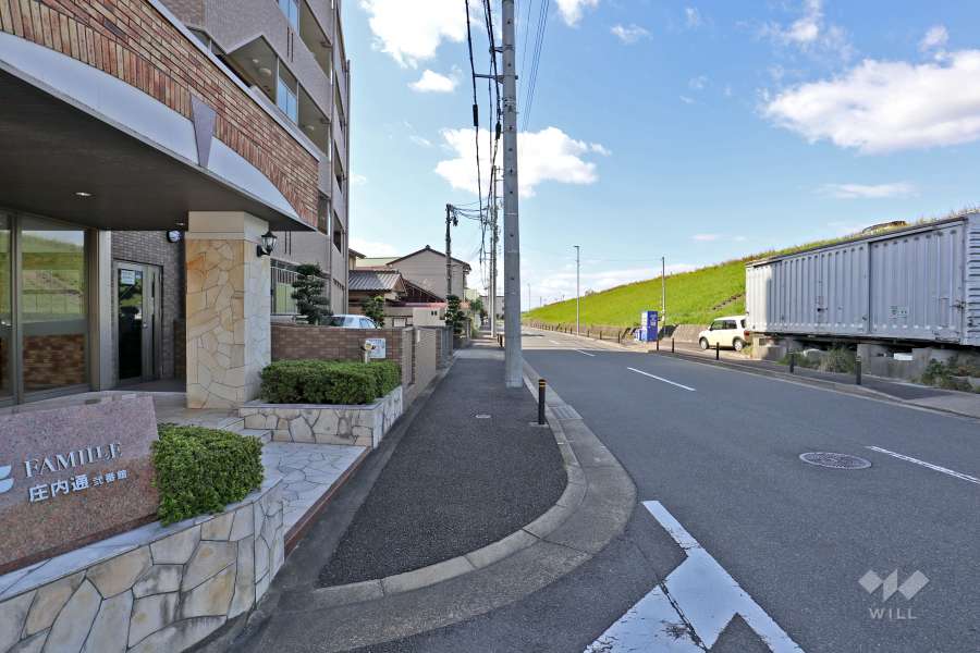 敷地北側の前面道路