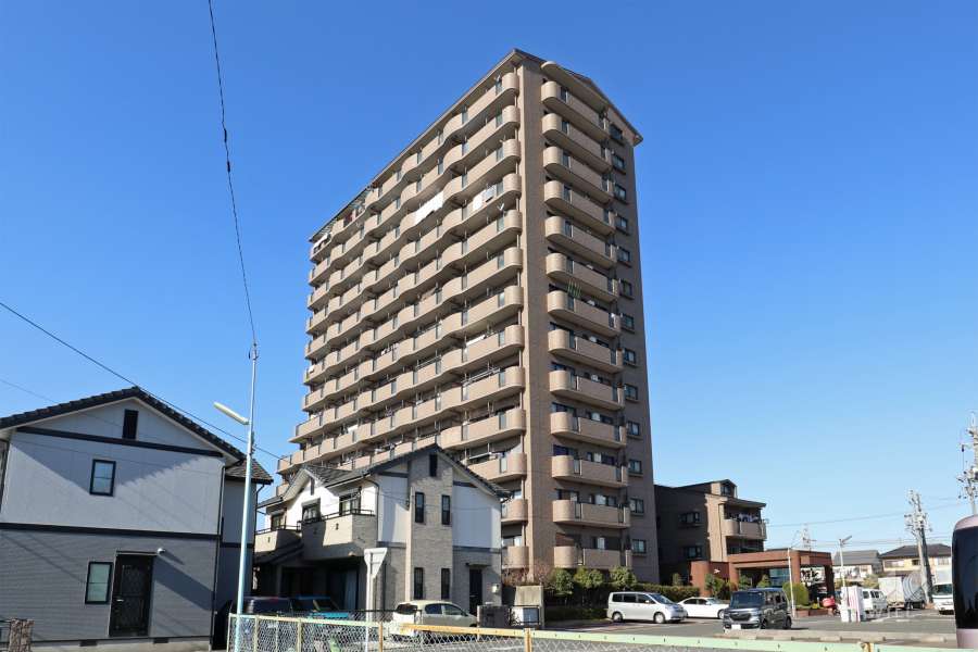 ライオンズガーデン戸田の外観（南東側から）