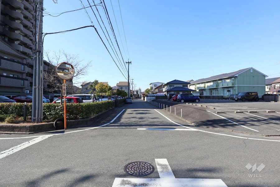敷地北側の前面道路