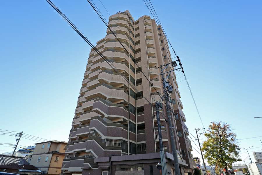 ファミリアーレこがねの外観（北側から）